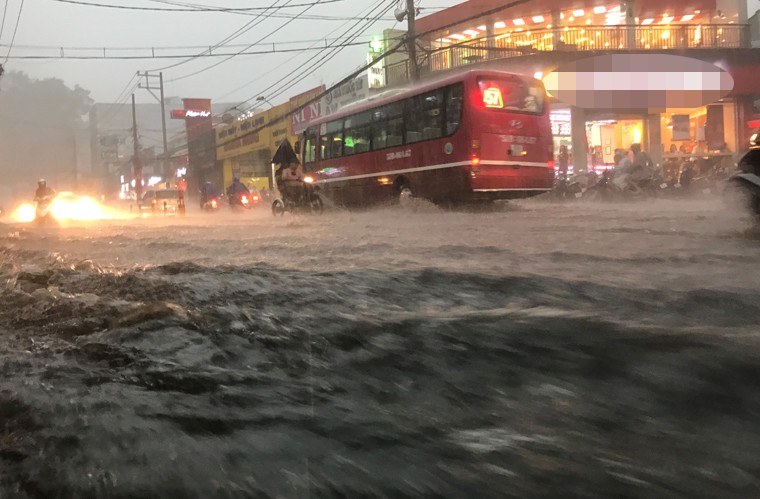 Anh: Sai Gon ngap nang sau nhieu ngay mua trai mua tam ta-Hinh-12